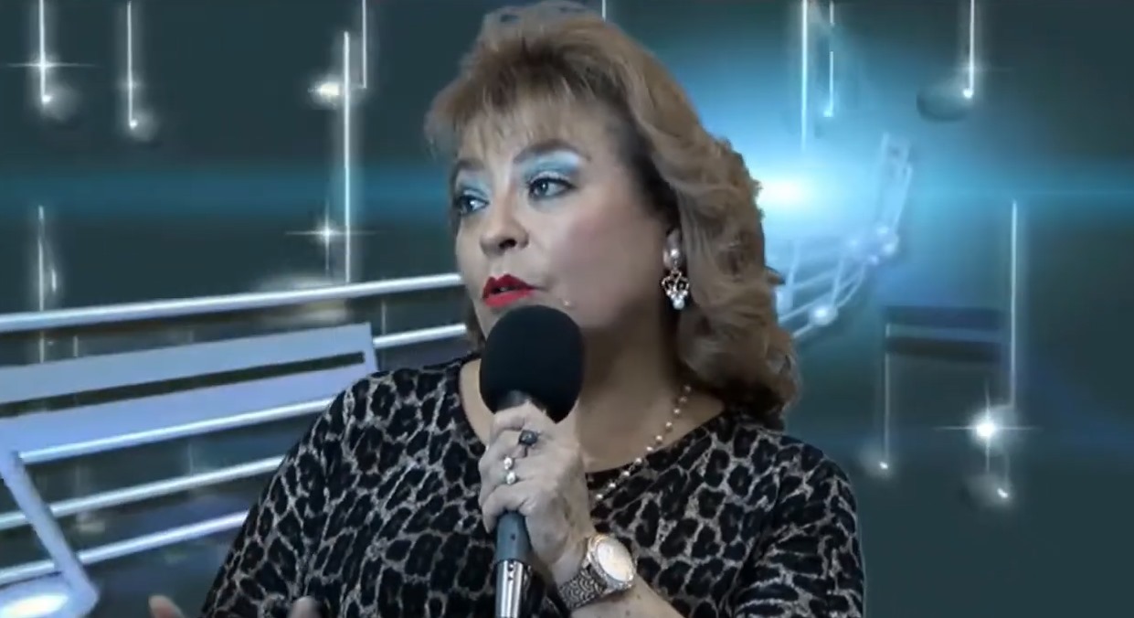 NUESTROS ARTISTAS CON LA CONDUCCIÓN DE KLEVER TAMAYO Y DAISY DEL POZO